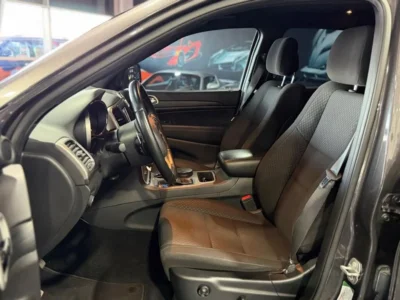 2021 Jeep Grand Cherokee LAREDO 3.6 Litres 6 Cylinders Petrol Engine Grey Black SUV