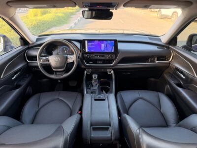 2024 Toyota Grand Highlander XLE 2.4 Litres V4 Petrol Engine Dark Blue Black SUV