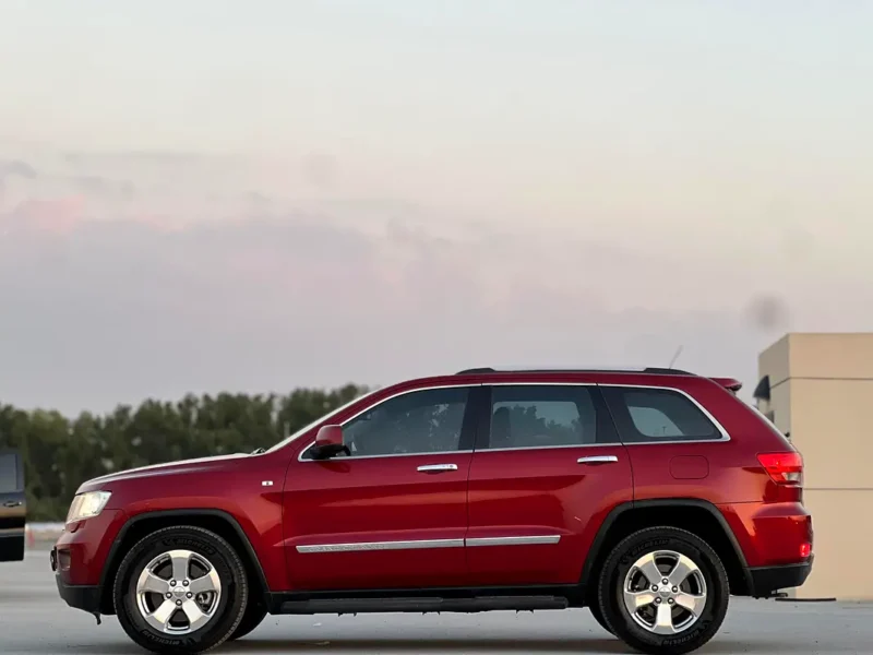 2012 Jeep Grand Cherokee Limited 6 Cylinders Petrol Engine Red Black SUV GCC Specs