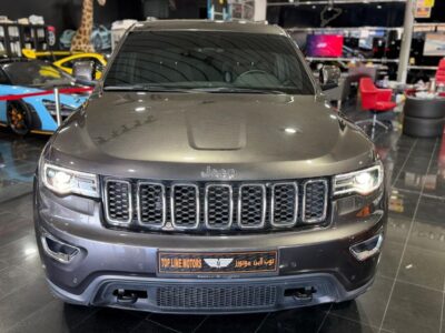 2021 Jeep Grand Cherokee LAREDO 3.6 Litres 6 Cylinders Petrol Engine Grey Black SUV