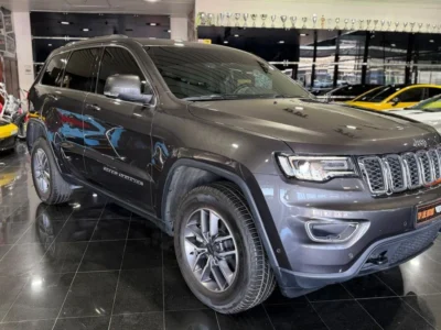 2021 Jeep Grand Cherokee LAREDO 3.6 Litres 6 Cylinders Petrol Engine Grey Black SUV
