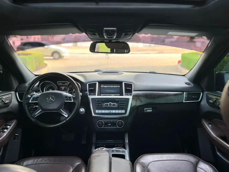 2013 Mercedes-Benz M-Class ML 500 8 Cylinders Petrol Engine Brown SUV GCC Specs