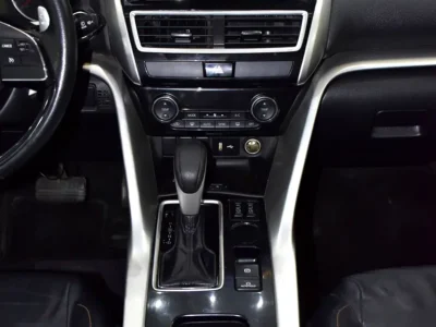 2019 Mitsubishi Eclipse Cross GLX 4 Cylinders Petrol Engine White Black Crossover GCC Specs