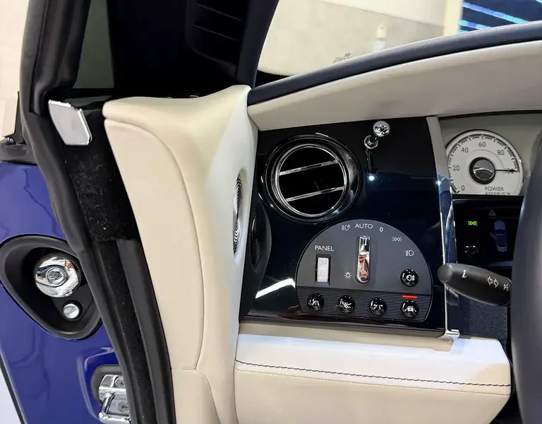 2017 Rolls-Royce Dawn Standard 12 Cylinders Petrol Engine Black White Convertible Korean Specs