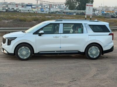 2026 KIA CARNIVAL EX 3.5 Litres 6 Cylinders Petrol Engine White Orange Van GCC Specs
