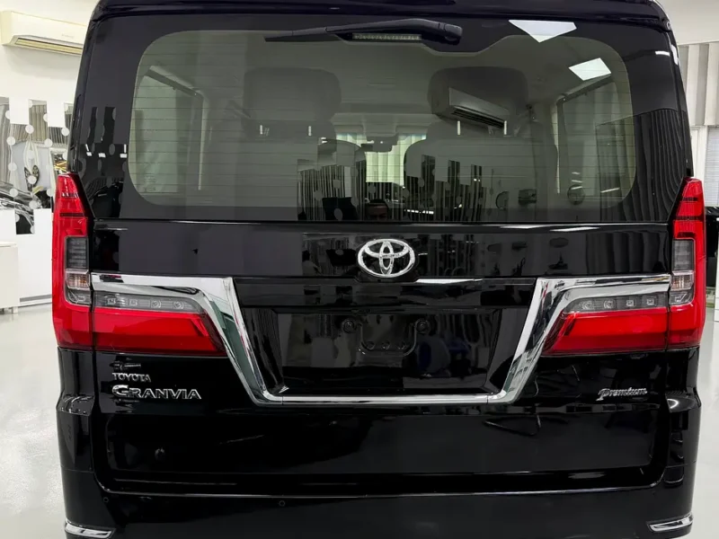 2022 Toyota Granvia Premium 6 Cylinders Petrol Engine Black Van GCC Specs Perfect Condition