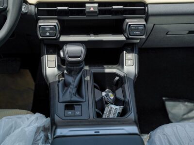 2026 Toyota RAV 4 2.5 Litres 4 Cylinders Hybrid Engine Black Beige SUV GCC Specs Automatic