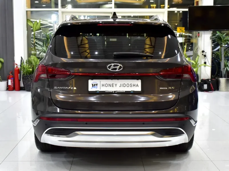 2023 Hyundai Santa Fe Premium 3.5 Litres 6 Cylinders Petrol Engine Grey Beige SUV