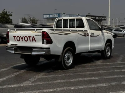 2025 TOYOTA HILUX 2.7L 4 Cylinders PETROL Engine SINGLE CAB M/T White Red Pickup