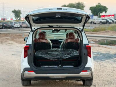 2026 KIA CARNIVAL EX 3.5 Litres 6 Cylinders Petrol Engine White Orange Van GCC Specs