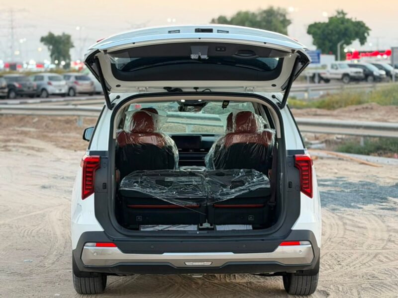 2026 KIA CARNIVAL EX 3.5 Litres 6 Cylinders Petrol Engine White Orange Van GCC Specs