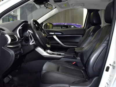 2019 Mitsubishi Eclipse Cross GLX 4 Cylinders Petrol Engine White Black Crossover GCC Specs