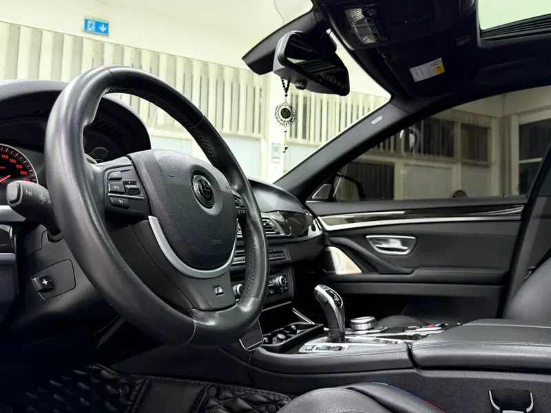 2012 BMW 5-Series 550i Exclusive 8 Cylinders Petrol Engine Silver Black Sed M Kit Perfect Condition