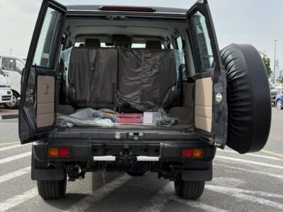 2026 Toyota Land Cruiser 70 4.0 Litres 6 Cylinders Petrol Engine Grey Beige SUV GCC Specs