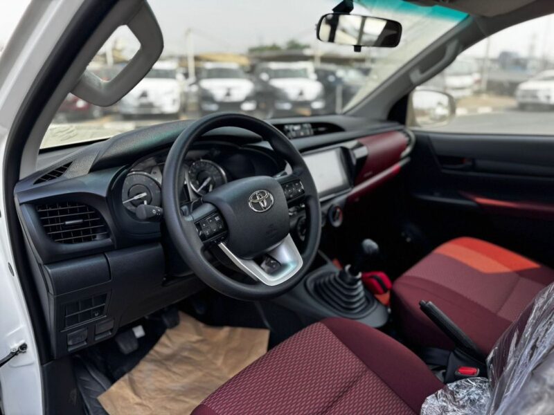 2025 TOYOTA HILUX 2.7L 4 Cylinders PETROL Engine SINGLE CAB M/T White Red Pickup
