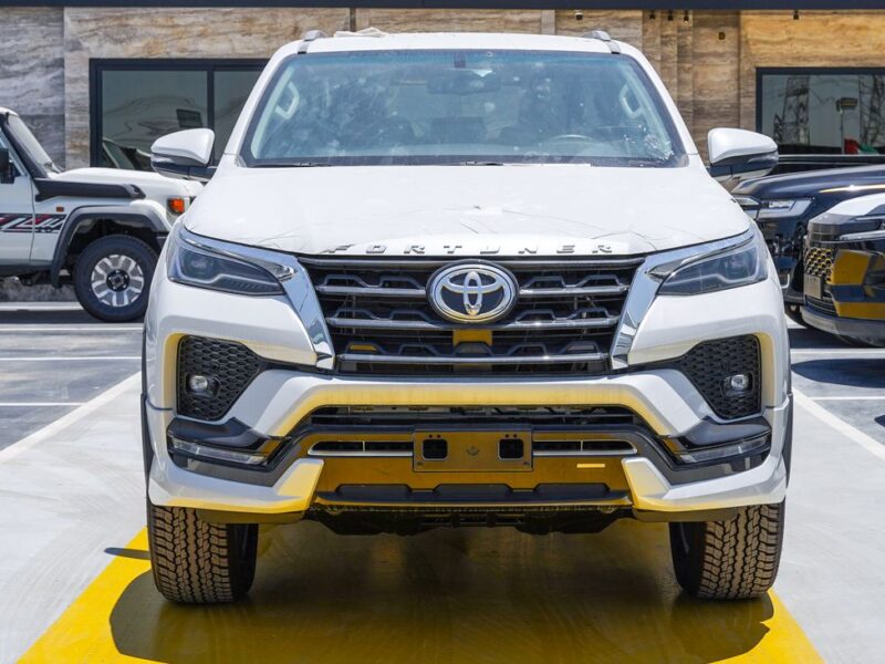 2026 Toyota Fortuner 4.0 Liters V6 Petrol Engine White Black SUV Automatic GCC Specs