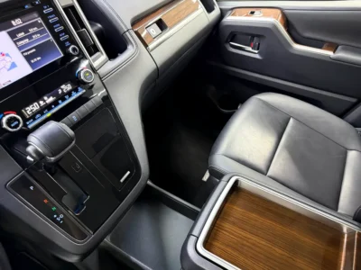 2022 Toyota Granvia Premium 6 Cylinders Petrol Engine Black Van GCC Specs Perfect Condition