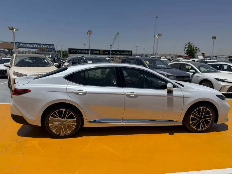 2026 Toyota Camry Limited Lumiere 2.5 Litres 4-Cylinder Hybrid Engine White Tan Sedan GCC Specs