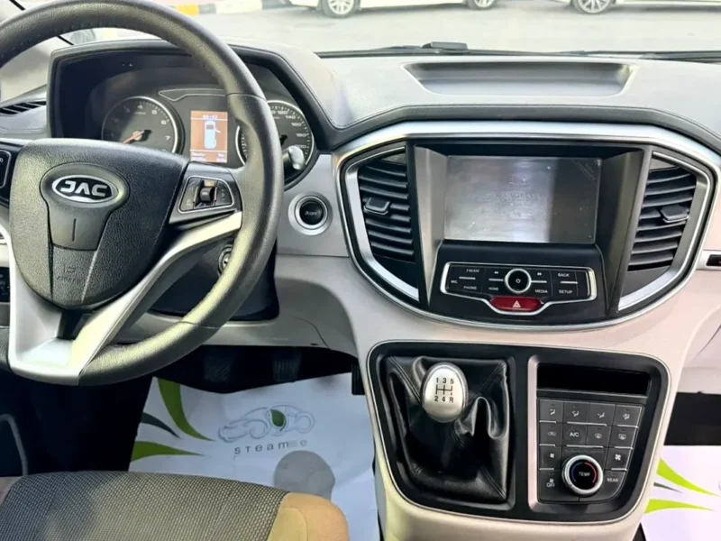 2022 JAC M4 Refine 4 Cylinders Petrol Engine White Black Van GCC Specs Automatic