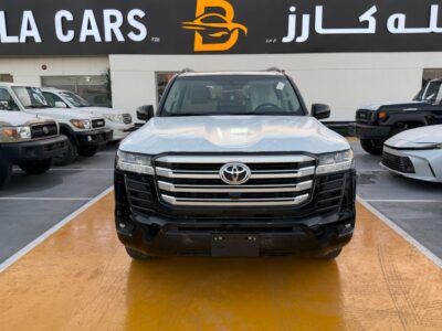 2026 Toyota Land Cruiser GXR 3.5-liter V6 Twin-Turbocharged Petrol Engine Black Beige SUV GCC