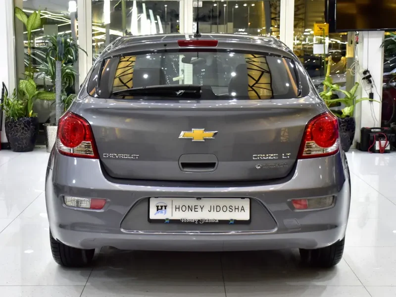 2016 Chevrolet Cruze LT 4 Cylinders Petrol Engine Grey Tan Hatchback GCC Specs Automatic