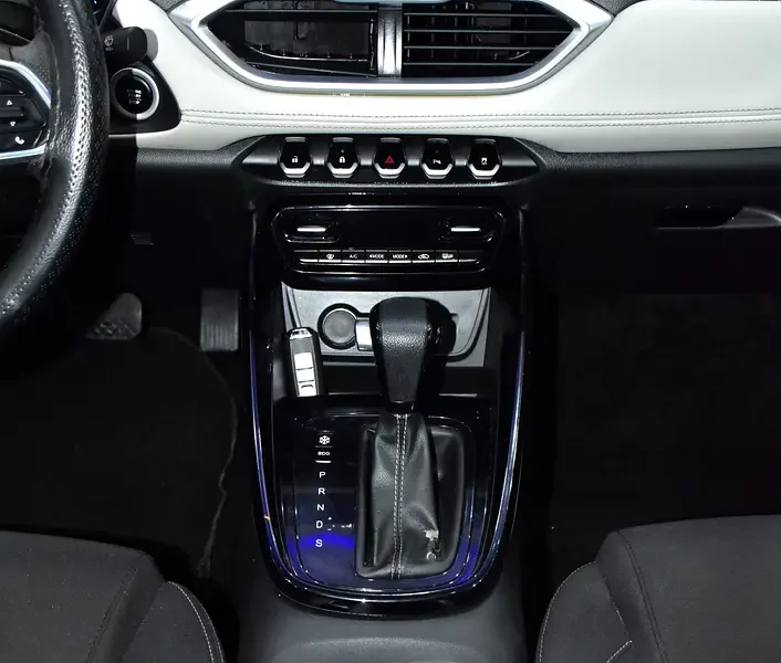 2023 Chevrolet Captiva Premier 4 Cylinders Petrol Engine Black SUV GCC Specs Automatic