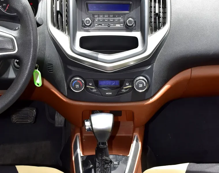 2017 Geely GC6 GC 4 Cylinders Petrol Engine Brown Beige Sedan GCC Specs Automatic