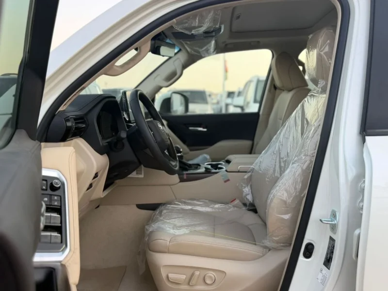 2026 Toyota Land Cruiser 3.5-liter V6 Twin-Turbocharged Petrol Engine White Beige SUV GCC Specs
