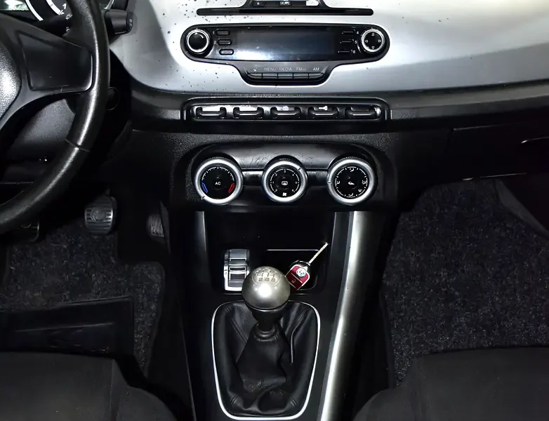 2007 Alfa Romeo GIULIETTA Standard 4 Cylinders Petrol Engine Red Black Hatchback Automatic