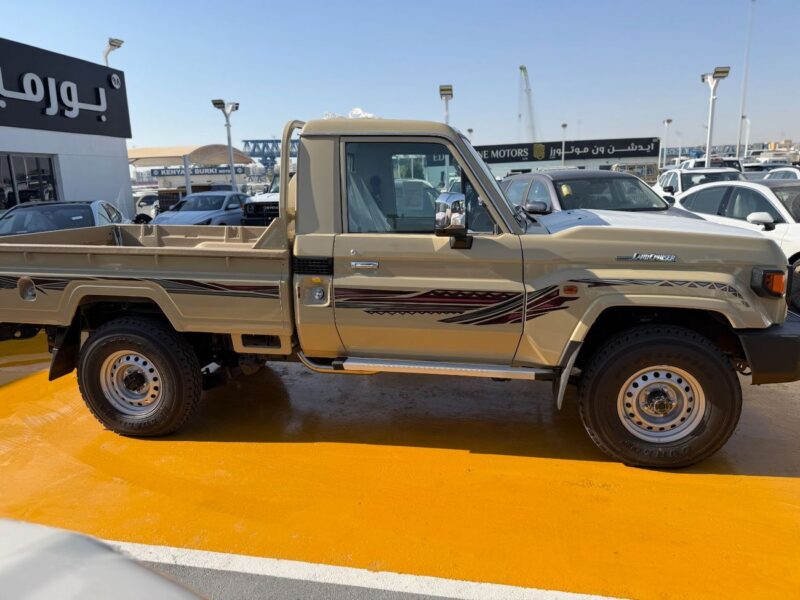 2026 Toyota Land Cruiser 2.8-liter 4-cylinder Turbo Diesel Beige Grey Pickup Truck GCC Specs