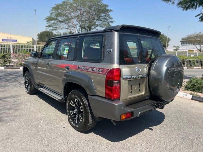 2024 Nissan Patrol Super Safari 4.8 Litres 6-Cylinder In-line Gold Red SUV GCC Specs