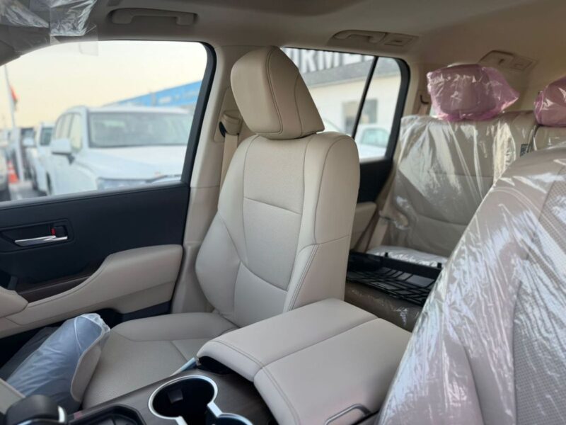 2026 Toyota Land Cruiser 3.5-liter V6 Twin-Turbocharged Petrol Engine White Beige SUV GCC Specs