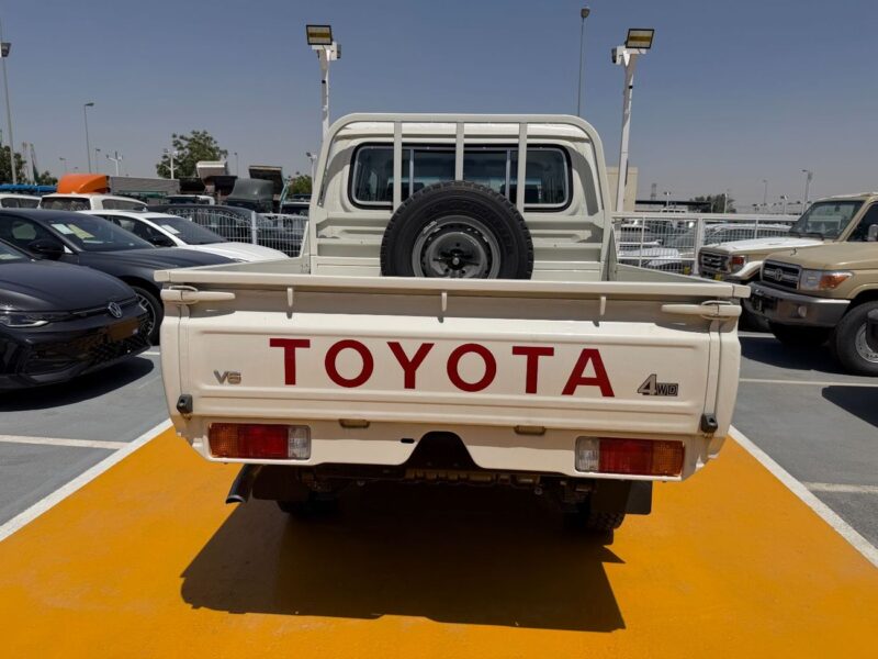 2025 Toyota Land Cruiser 4.0L V6 Double Cab Utility White Grey Pickup Trucks Manual