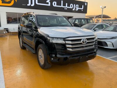 2026 Toyota Land Cruiser GXR 3.5-liter V6 Twin-Turbocharged Petrol Engine Black Beige SUV GCC