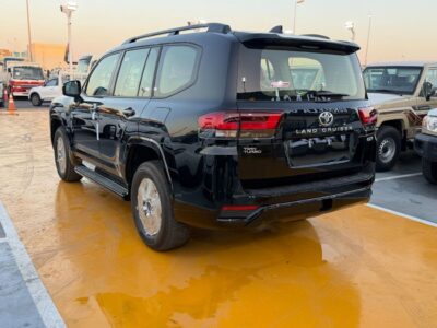 2026 Toyota Land Cruiser GXR 3.5-liter V6 Twin-Turbocharged Petrol Engine Black Beige SUV GCC