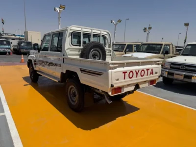 2025 Toyota Land Cruiser 4.0L V6 Double Cab Utility White Grey Pickup Trucks Manual