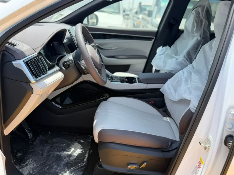 2025 BYD Song Plus 1.5 Litres 4 Cylinders Hybrid Engine White Beige SUV Chinese Specs