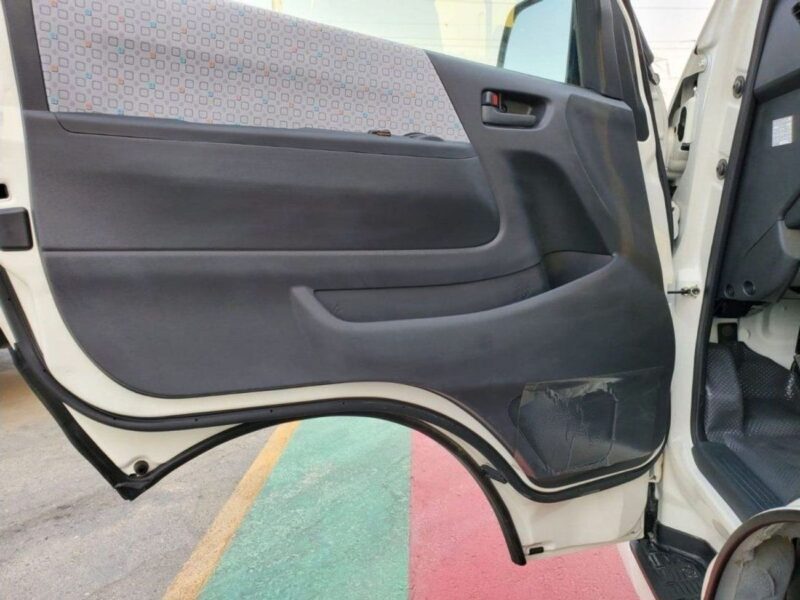2026 Toyota Hiace High Roof Old Shape 2.5 Litres 4 Cylinders Diesel Engine White Grey MT