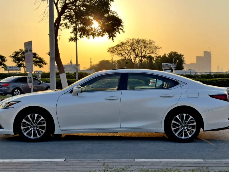 2023 Lexus ES-Series ES 350 Platinum 6 Cylinders Petrol Engine White Tan Sedan GCC Specs