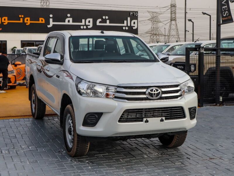 2026 Toyota Hilux DC AT 2.7 L 4-cylinder Petrol Engine White Black Pickup Truck GCC