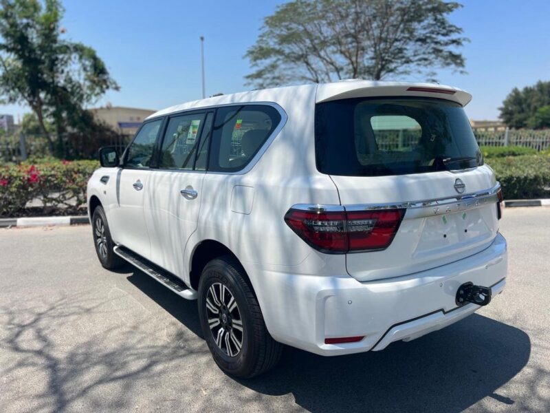 2024 Nissan Patrol LE T2 5.6-liter V8 Petrol Engine White Tan SUV GCC Specs Automatic