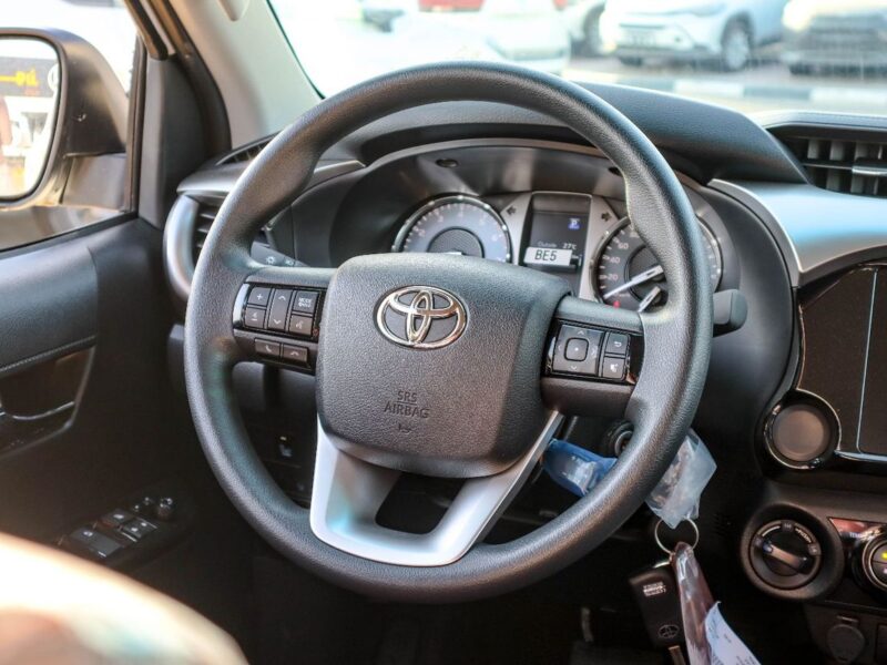 2026 Toyota Hilux DC AT 2.7 L 4-cylinder Petrol Dual VVT-i Engine White Red Pickup Truck GCC