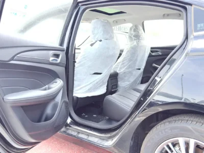 2025 MG MG5 Deluxe 4 Cylinders Petrol Engine Black Sedan Chinese Specs