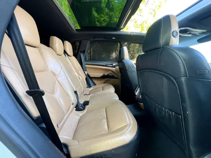 2017 Porsche Cayenne 6 Cylinders Petrol Engine White Beige SUV GCC Specs Automatic