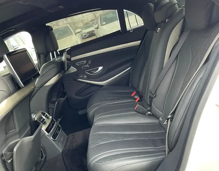 2015 Mercedes-Benz S-Class S 550 4MATIC 8 Cylinders Petrol Engine White Black Sedan FULL OPTION