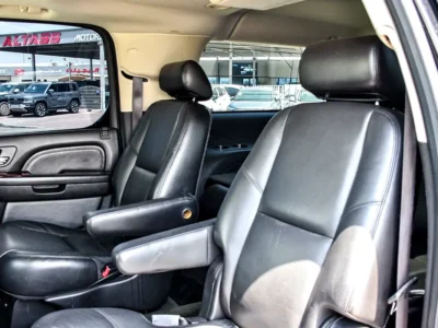 2008 Cadillac Escalade ESV 8 Cylinders Petrol Engine Black SUV Japanese Specs SUPER CLEAN