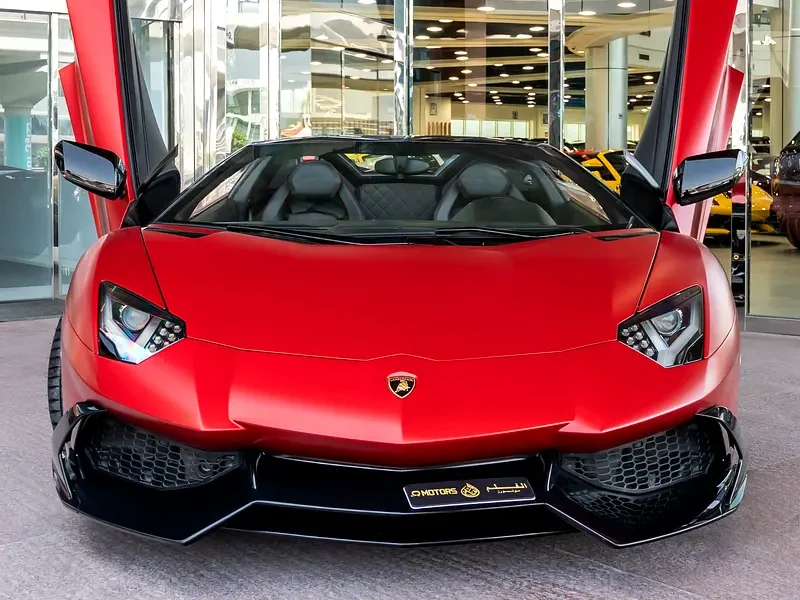 2015 Lamborghini Aventador LP 700-4 Roadster V12 Petrol Engine Red Black Sports Car