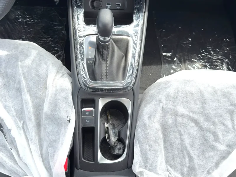 2025 MG MG5 Deluxe 4 Cylinders Petrol Engine Black Sedan Chinese Specs