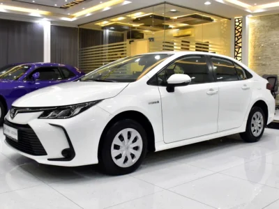 2020 Toyota Corolla GLI 4 Cylinders Petrol Engine White Beige Sedan GCC Specs
