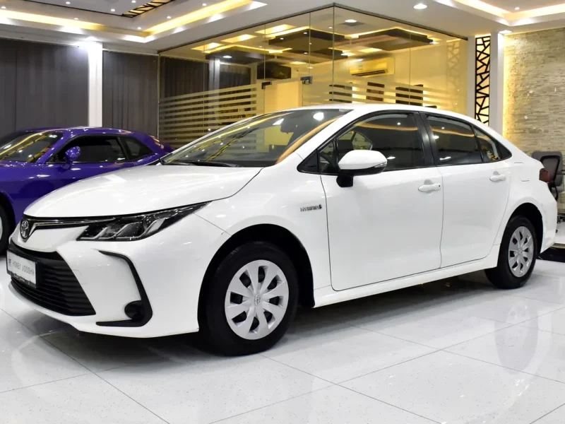 2020 Toyota Corolla GLI 4 Cylinders Petrol Engine White Beige Sedan GCC Specs